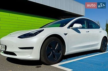 Седан Tesla Model 3 2019 в Киеве