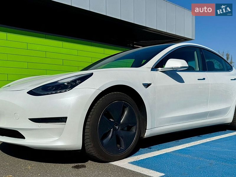 Tesla Model 3 2019