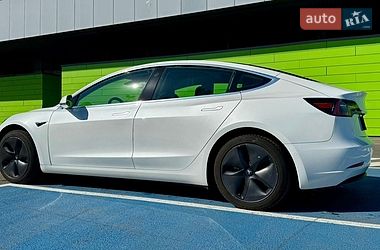 Седан Tesla Model 3 2019 в Києві
