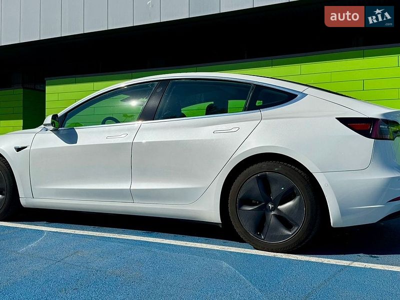 Седан Tesla Model 3 2019 в Києві
