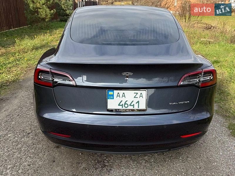 Седан Tesla Model 3 2020 в Киеве