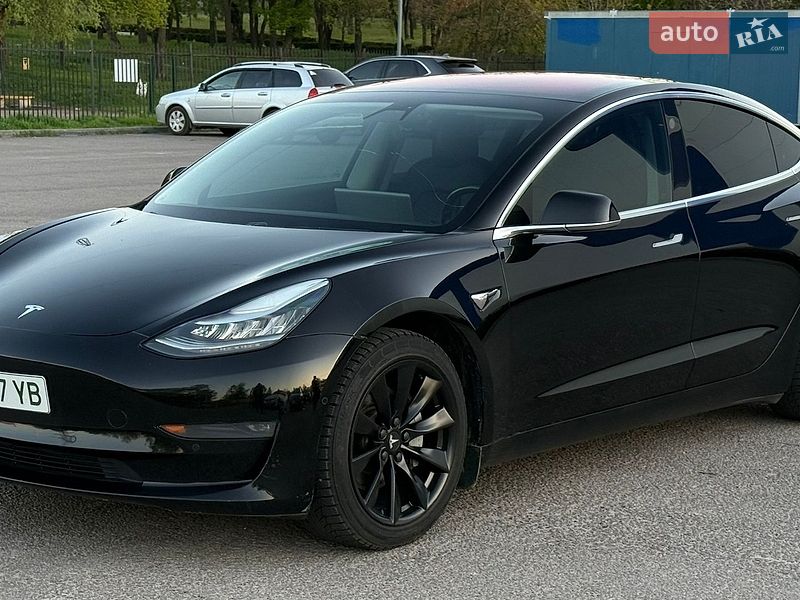 Седан Tesla Model 3 2019 в Днепре