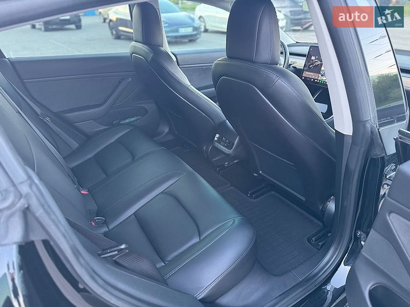 Седан Tesla Model 3 2019 в Днепре