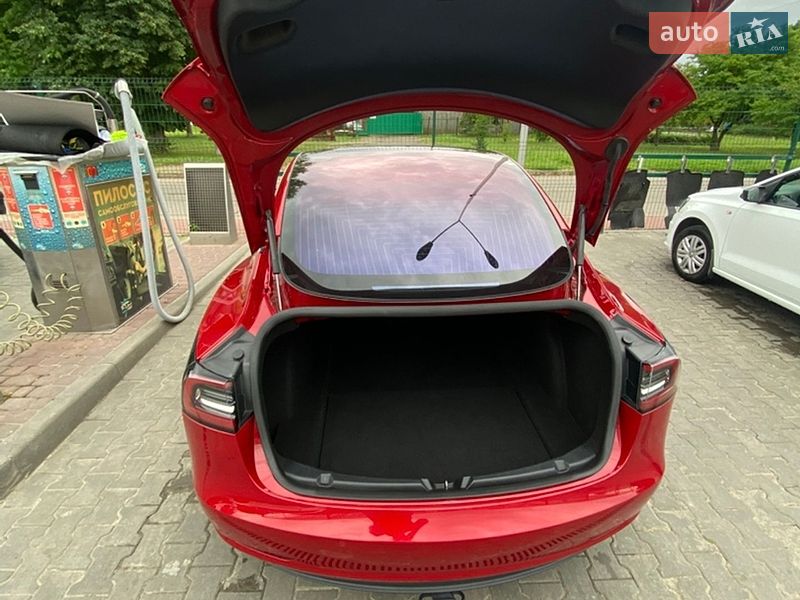 Седан Tesla Model 3 2017 в Луцьку