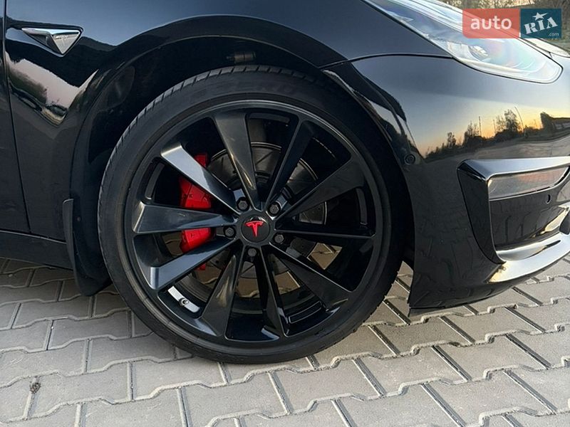 Седан Tesla Model 3 2018 в Врадиевке