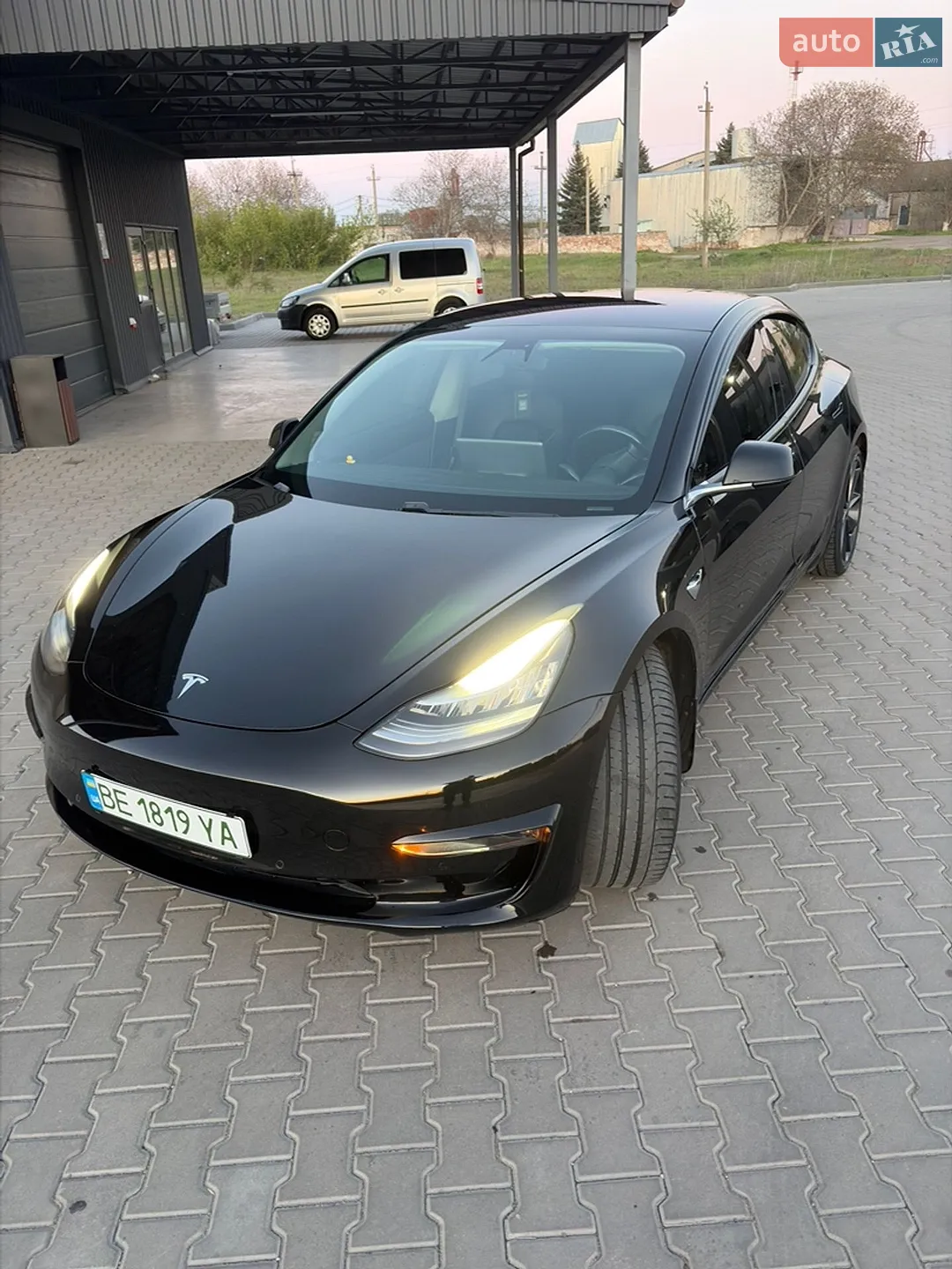 2018 Tesla Model 3 - мініатюра 4