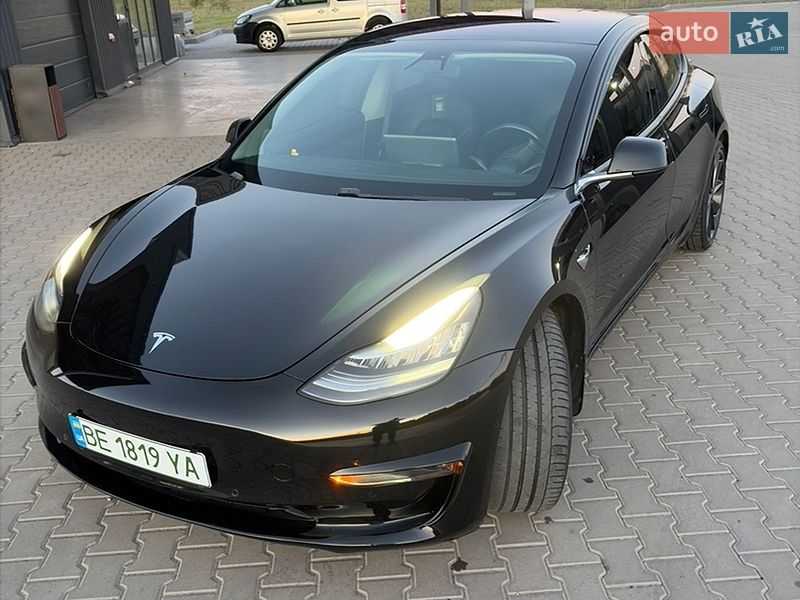 Седан Tesla Model 3 2018 в Врадиевке