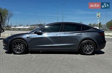 Седан Tesla Model 3 2022 в Львові