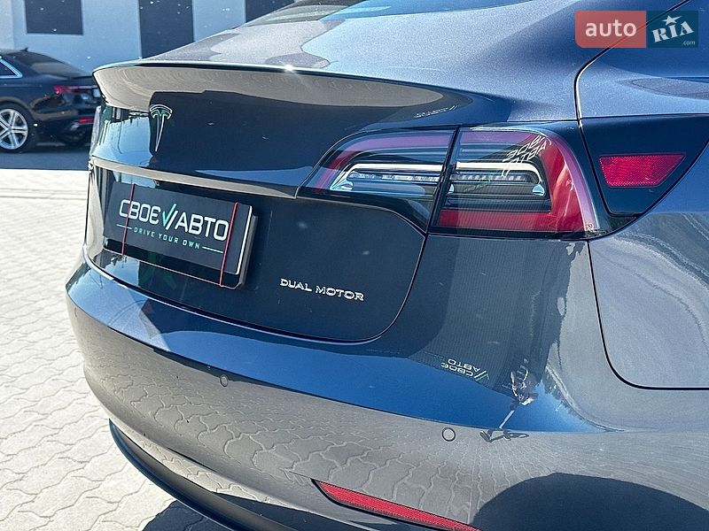 Седан Tesla Model 3 2022 в Львові