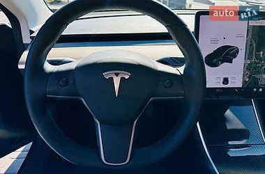 Седан Tesla Model 3 2020 в Киеве