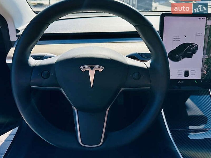 Седан Tesla Model 3 2020 в Киеве
