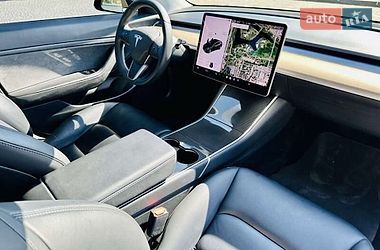 Седан Tesla Model 3 2020 в Киеве