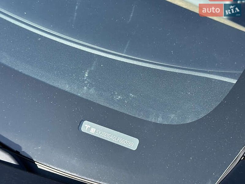 Седан Tesla Model 3 2020 в Киеве