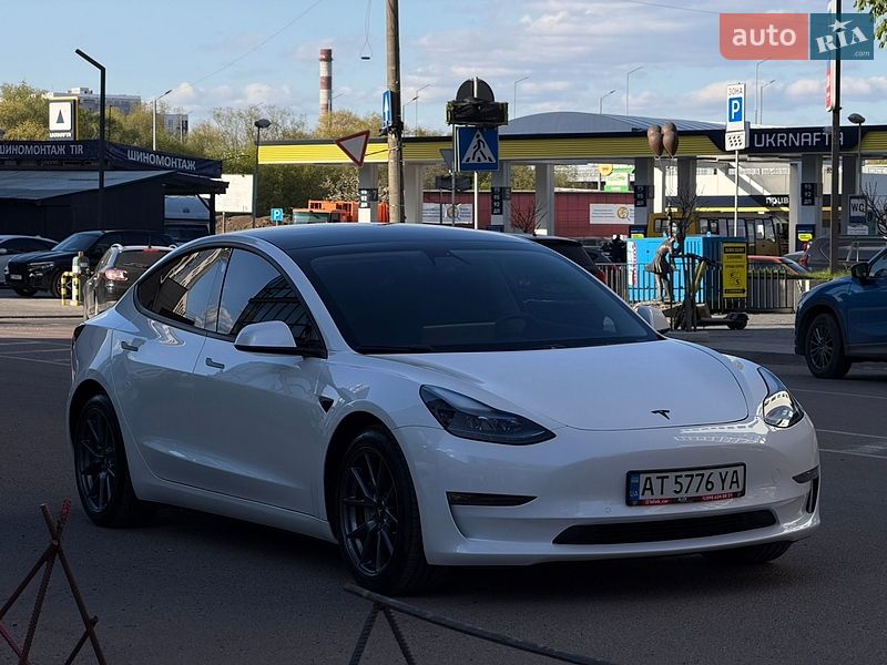 Седан Tesla Model 3 2021 в Ивано-Франковске
