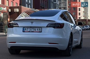 Седан Tesla Model 3 2021 в Ивано-Франковске