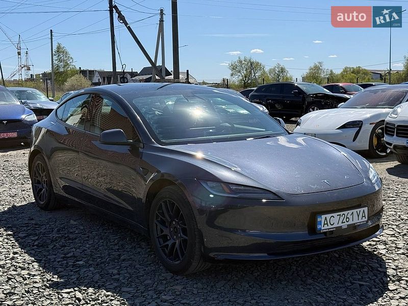 Седан Tesla Model 3 2024 в Луцьку