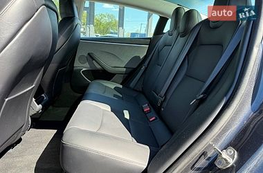 Седан Tesla Model 3 2024 в Луцьку