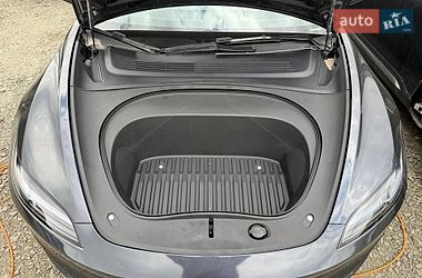 Седан Tesla Model 3 2024 в Луцьку