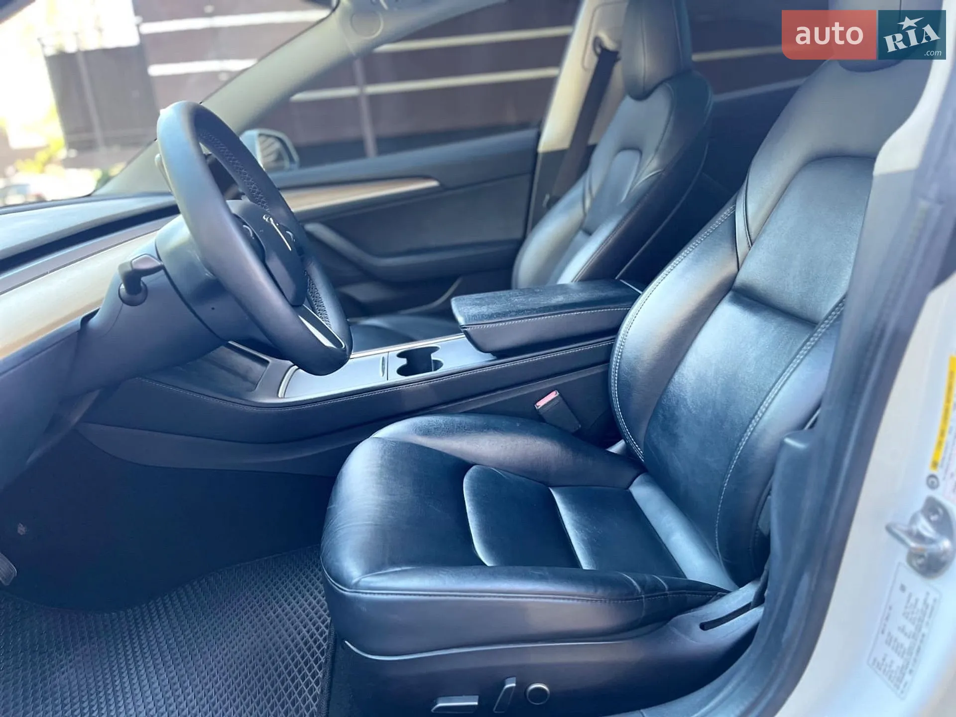 2022 Tesla Model 3 - мініатюра 16