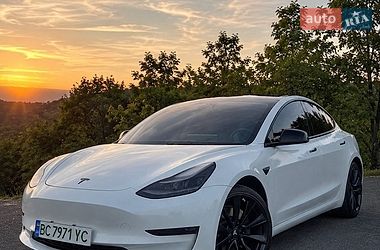 Tesla Model 3 2022