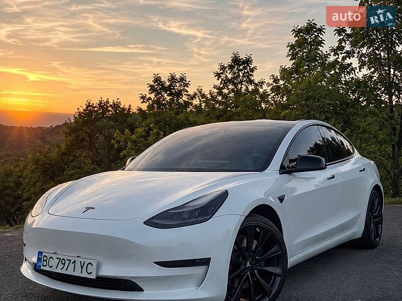 Tesla Model 3 2022