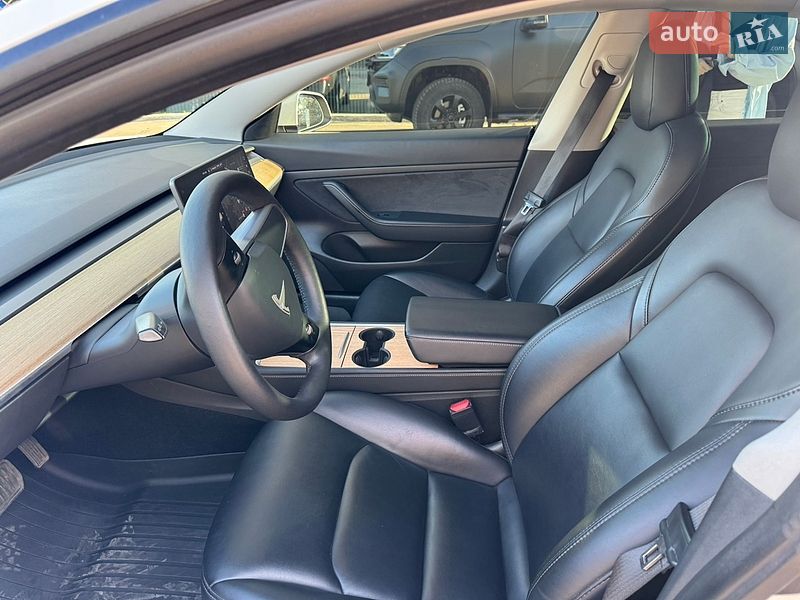 Седан Tesla Model 3 2021 в Дніпрі