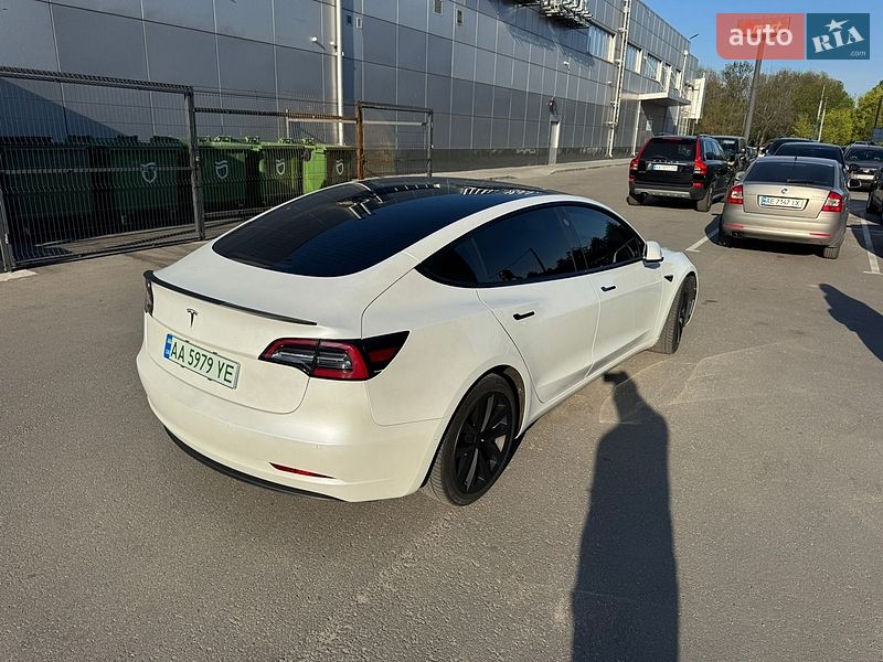 Седан Tesla Model 3 2021 в Дніпрі
