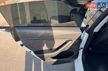 Седан Tesla Model 3 2021 в Дніпрі