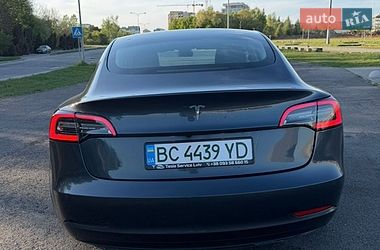 Седан Tesla Model 3 2022 в Львові