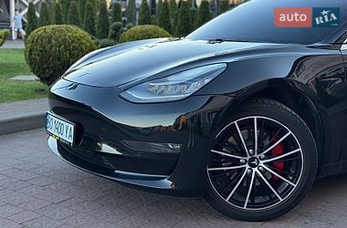 Седан Tesla Model 3 2019 в Стрые
