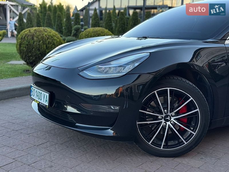 Седан Tesla Model 3 2019 в Стрые