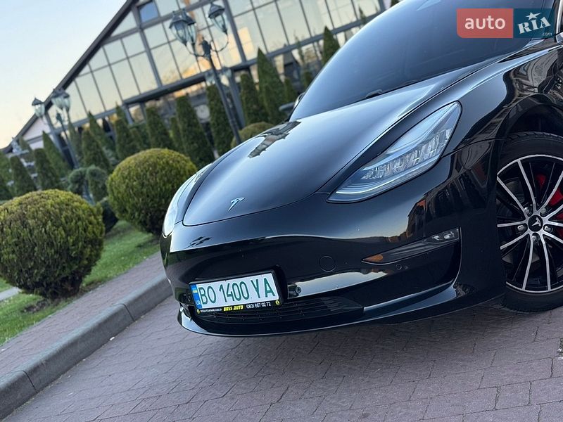Седан Tesla Model 3 2019 в Стрые