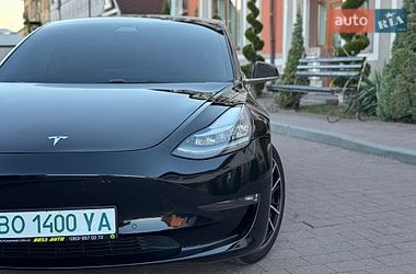 Седан Tesla Model 3 2019 в Стрые