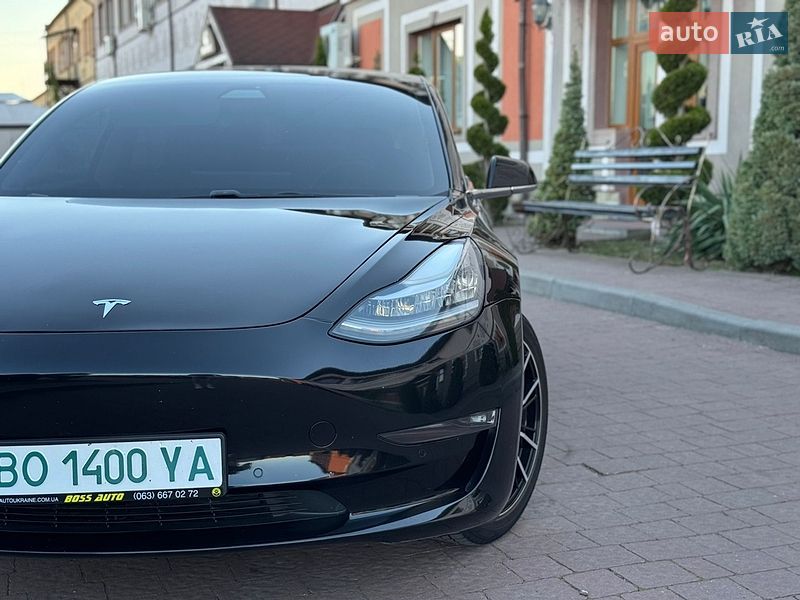 Седан Tesla Model 3 2019 в Стрые