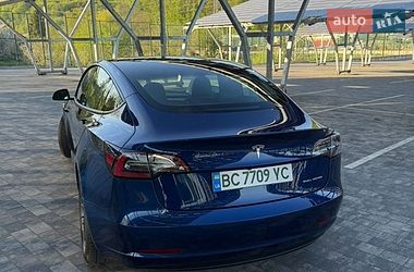 Седан Tesla Model 3 2021 в Львові