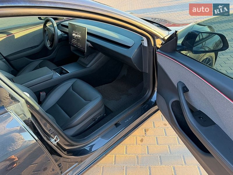 Седан Tesla Model 3 2024 в Золочеве