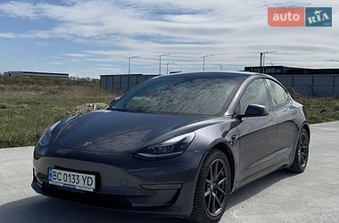 Седан Tesla Model 3 2021 в Львове