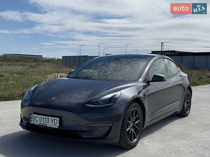 Tesla Model 3 2021