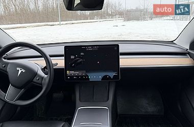 Седан Tesla Model 3 2021 в Львове