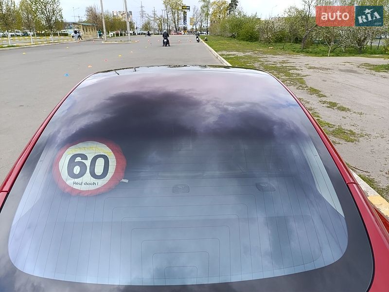 Седан Tesla Model 3 2018 в Бучі
