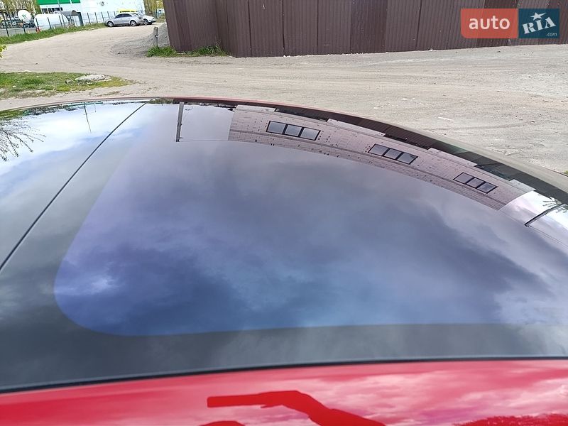 Седан Tesla Model 3 2018 в Бучі