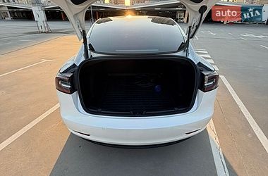 Седан Tesla Model 3 2021 в Киеве
