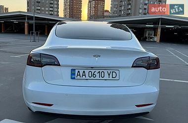Седан Tesla Model 3 2021 в Киеве