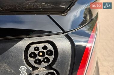 Седан Tesla Model 3 2023 в Ровно