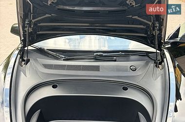 Седан Tesla Model 3 2023 в Ровно
