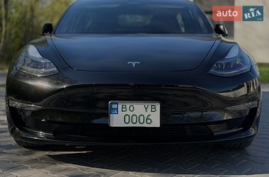 Седан Tesla Model 3 2022 в Тернополі