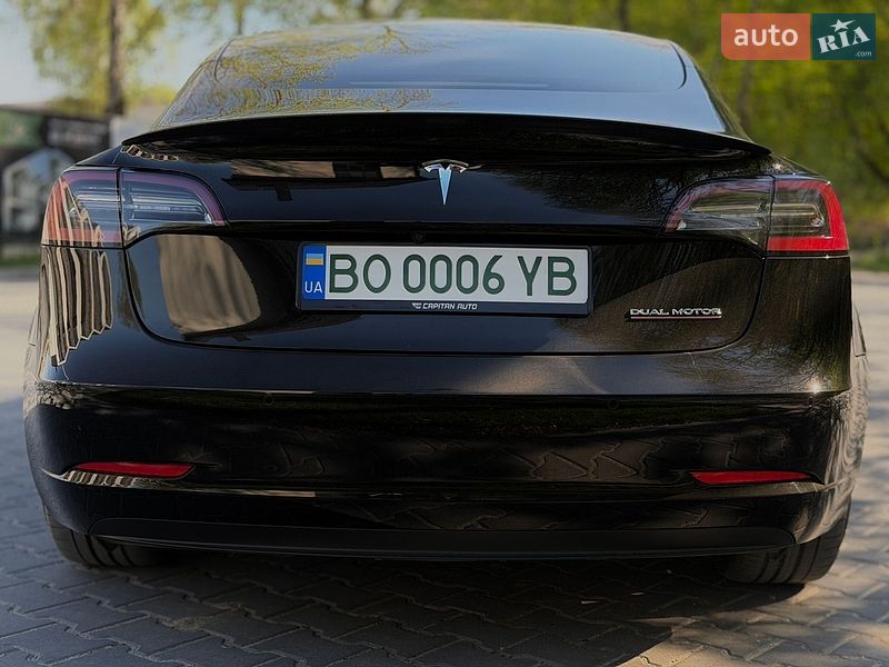 Седан Tesla Model 3 2022 в Тернополі