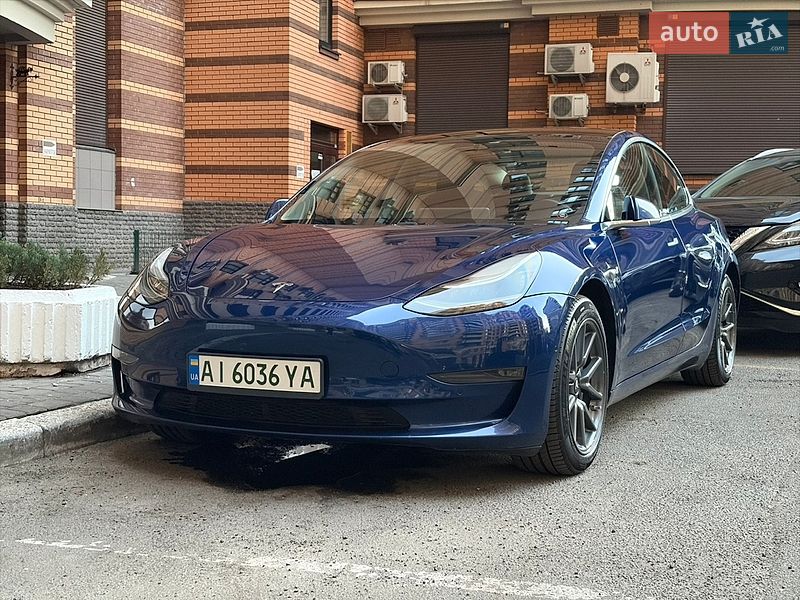 Седан Tesla Model 3 2019 в Киеве