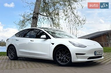 Седан Tesla Model 3 2020 в Киеве
