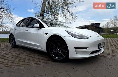 Седан Tesla Model 3 2020 в Киеве